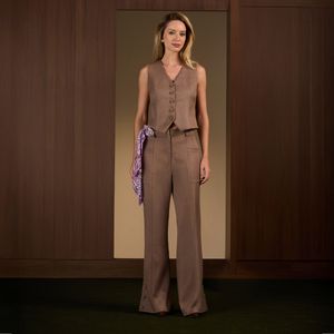 CALÇA CRESSIDA COM RECORTES E BOTÕES MARROM